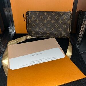 Louis Vuitton Monogram Pochette Accessorie